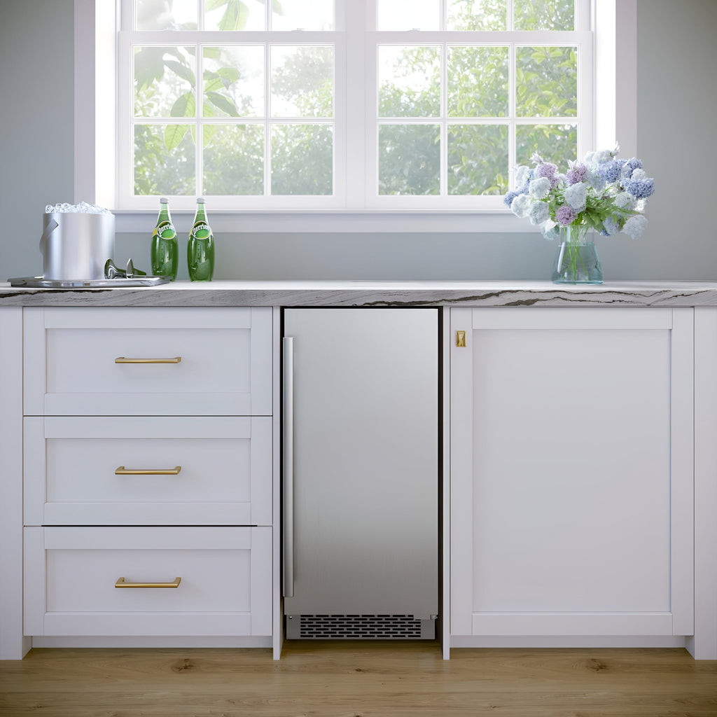Avallon 15 Inch Wide 26 Lbs. Capacity Built-In and Free Standing Ice Maker with 56 Lbs. Daily Ice Production - AIMG151GSSIRH