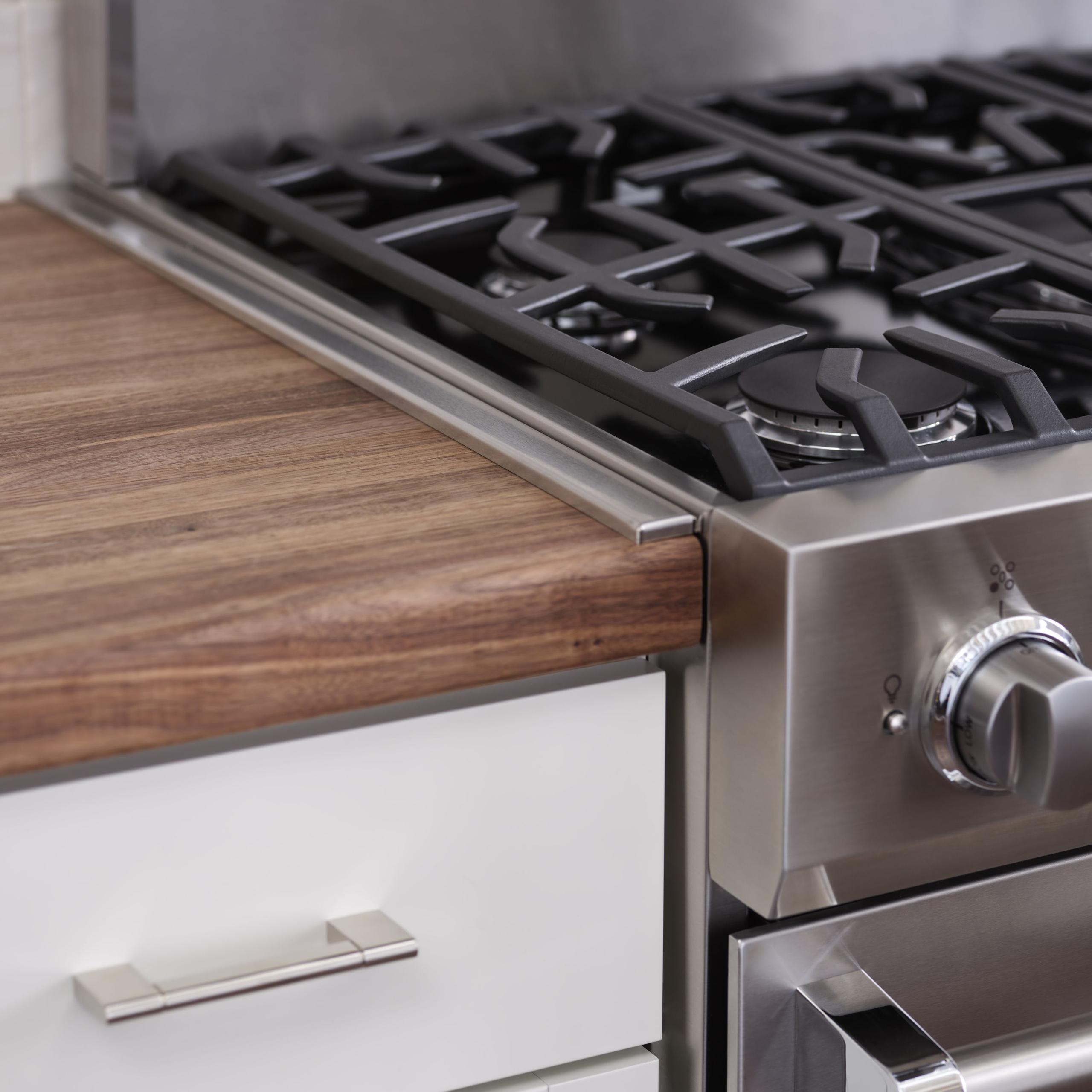 VIKING 30" Self-Cleaning Dual Fuel Range Viking 3 Series Black - RVDR33025BON