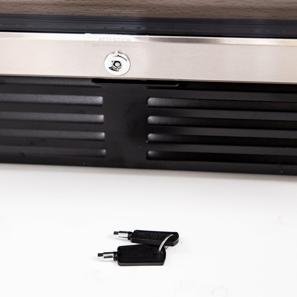 AVANTI Avanti 50 Bottle Wine Cooler in Stainless Steel - WCR506SS