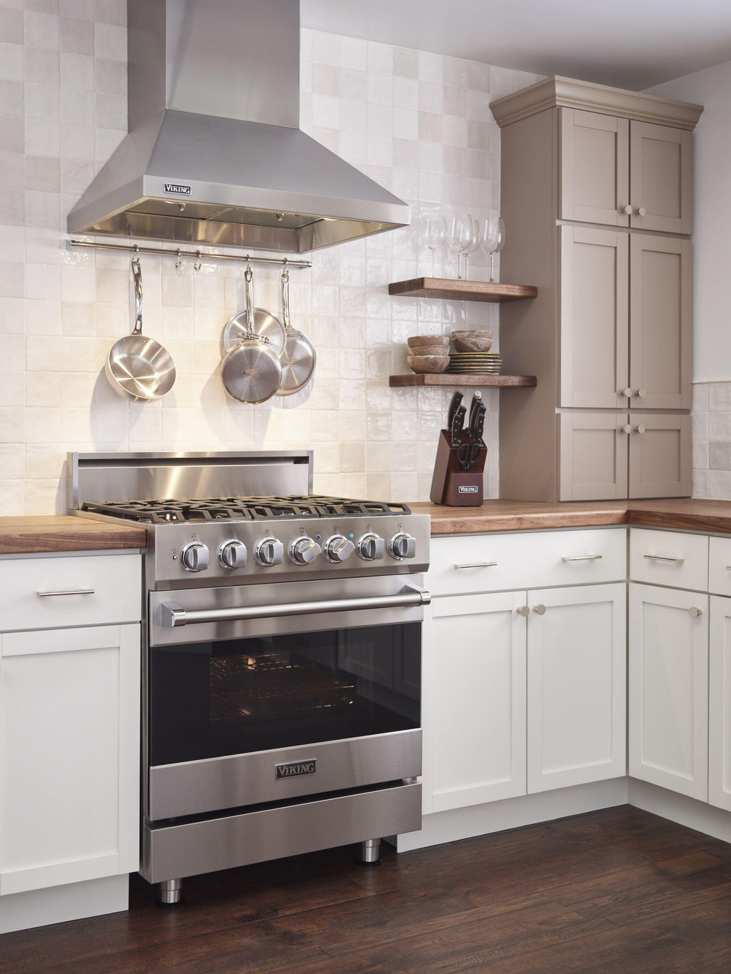 VIKING 30" Self-Cleaning Dual Fuel Range Viking 3 Series Pink - RVDR33025BBHLP